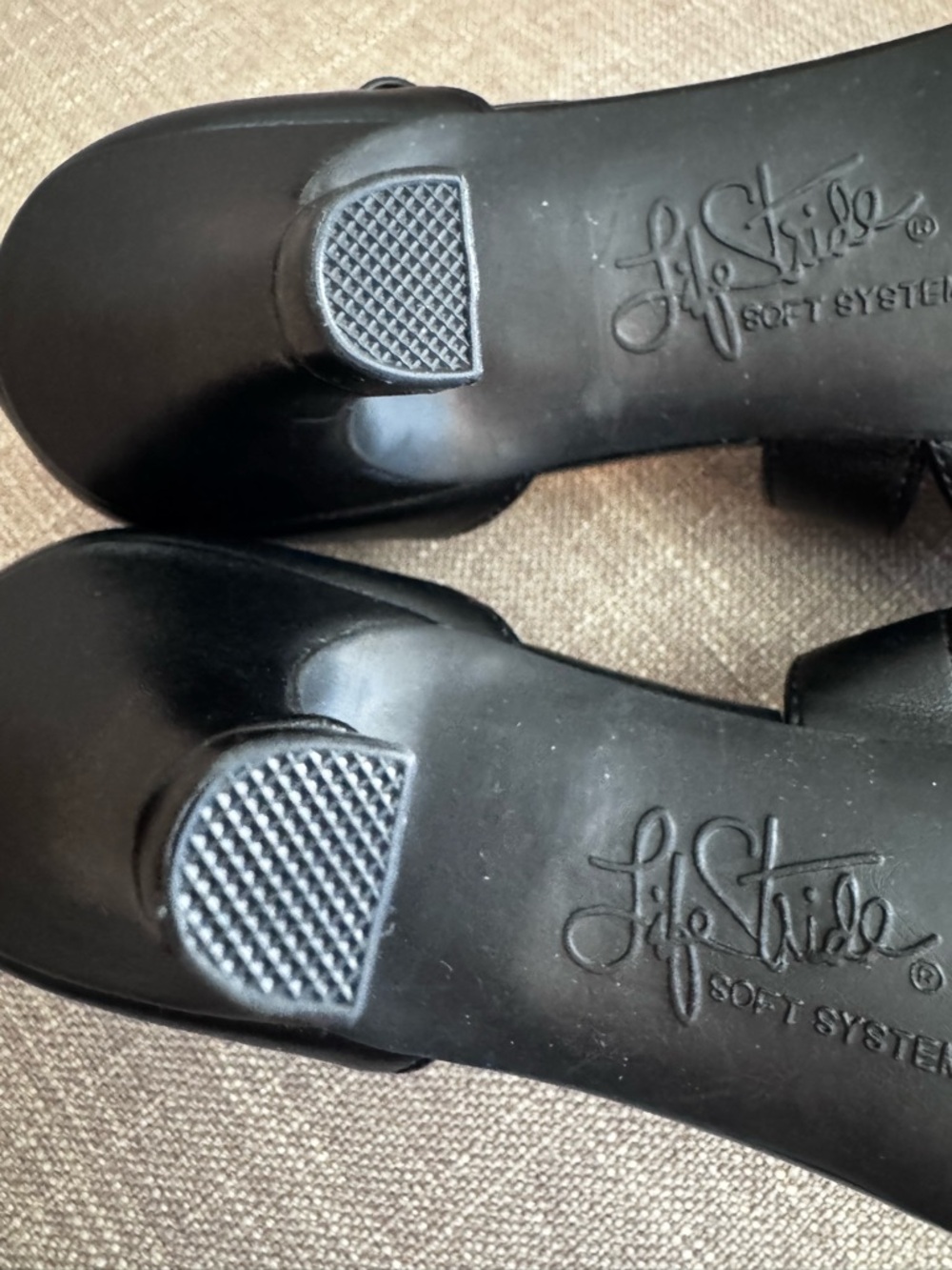 Life Stride Black Pointed-Toe Mary Jane Mid Heel Size 7 - Picture 4 of 7